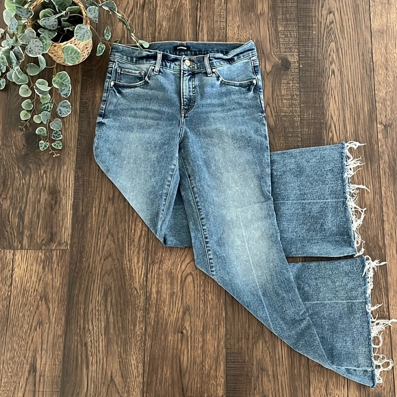 Express Denim - NWOT Express Mid Rise 70s Flare Jeans in Light Wash
